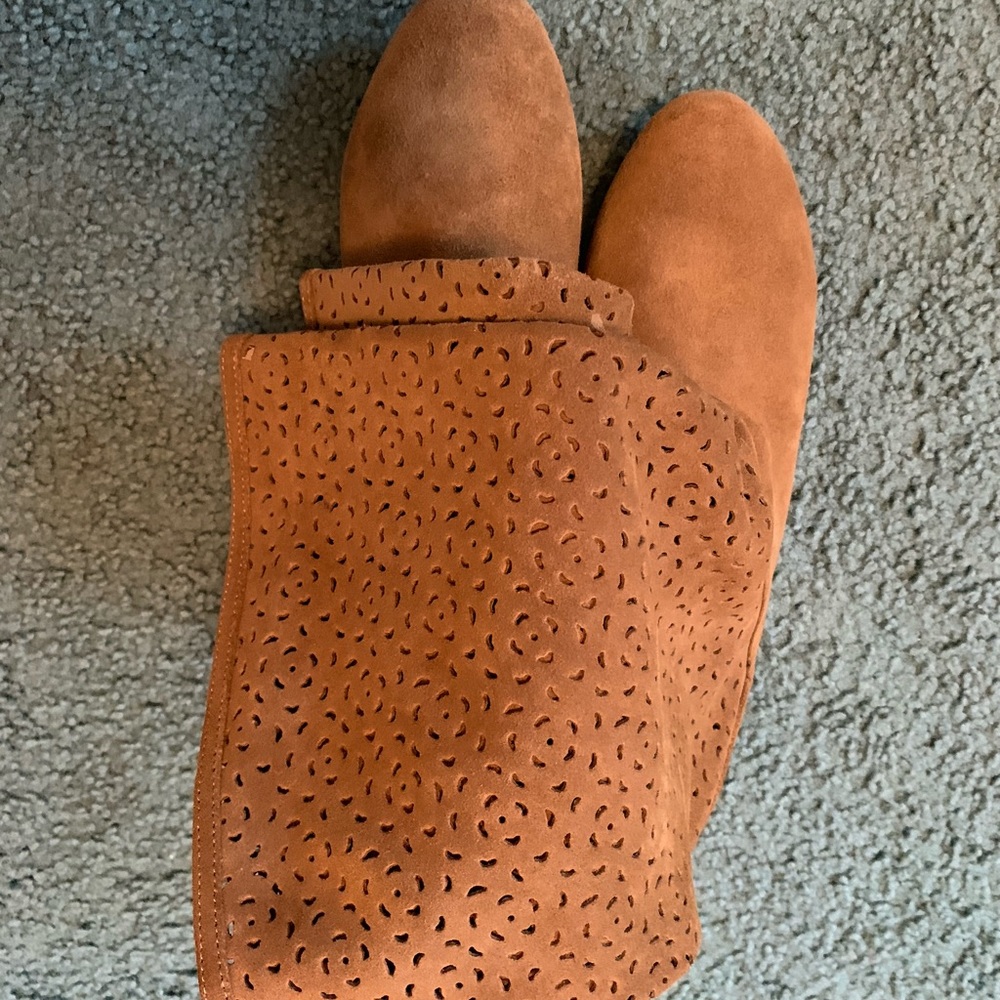Suede boots - Picture 2 of 5